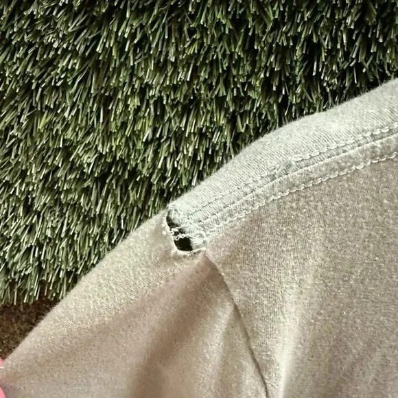 Patagonia Bear Logo T-shirt Small - Picture 5 of 5